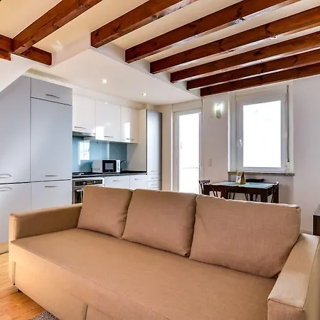 Cozy For 4 With A Mezzanine Apartment
